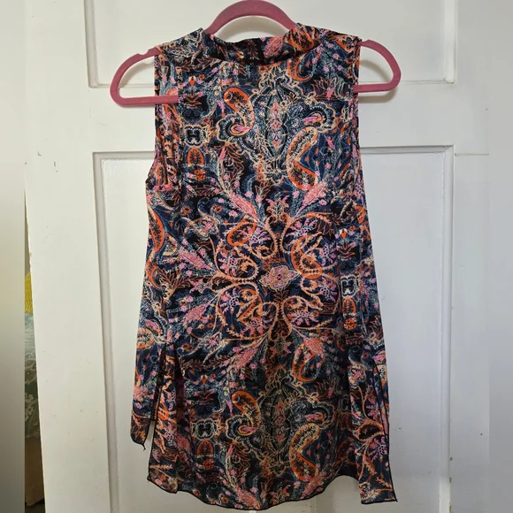 Spense Top - Picture 5 of 7